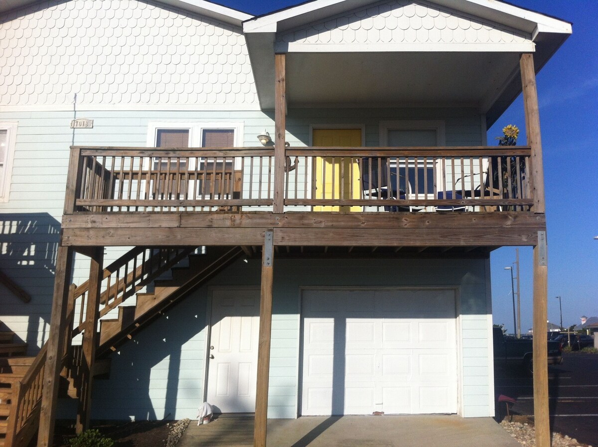 Quick walk to the beach from this Nags Head semi oceanfront spot