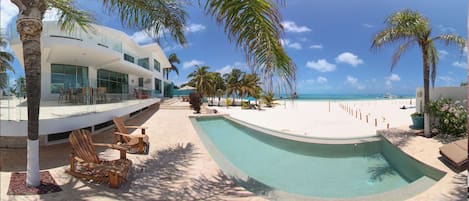 Beautiful beachfront property that overlooks the nice and shallow Caribbean.
