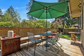 Outdoor deck