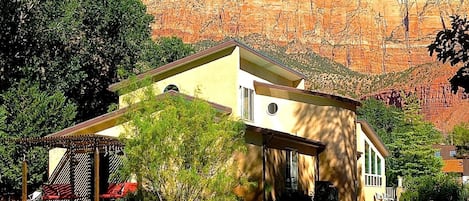 Zion Vacation Home located at the mouth of Zion National Park, established 2009
