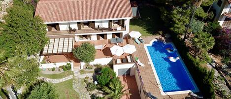 Villa has large grounds & pool in a secluded location overlooking the sea. 