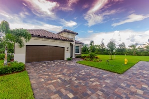 Privacy and Space at 9230 Veneto Place. 5 minute drive- Golf,10 min. walk tennis