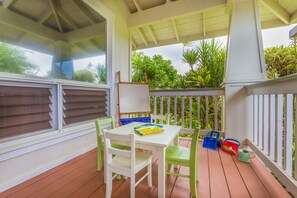 Children's play area on front lanai