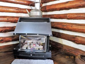 Living Room Gas Stove with Romantic Flames Heat the Entire Log Cabin! 
