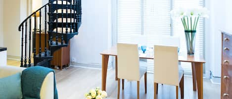 Spacious Open Plan Living/Dining Room
