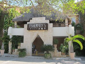 Resort street side