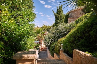 Stylish apartment on Mallorca with large private terrace and sea views