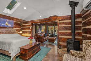 The Garden Cabin features an Open Layout.
