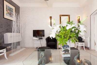 Beautiful luxury 3-room apartment, classified 3 stars, in the heart of Cannes, near the sea