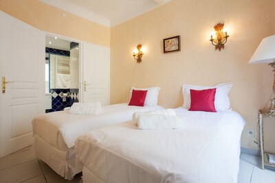 Beautiful luxury 3-room apartment, classified 3 stars, in the heart of Cannes, near the sea