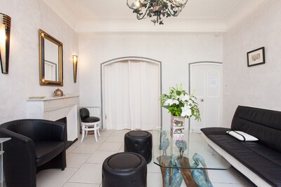 Beautiful luxury 3-room apartment, classified 3 stars, in the heart of Cannes, near the sea