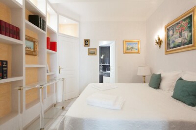 Beautiful luxury 3-room apartment, classified 3 stars, in the heart of Cannes, near the sea