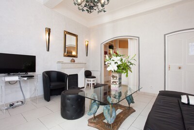 Beautiful luxury 3-room apartment, classified 3 stars, in the heart of Cannes, near the sea