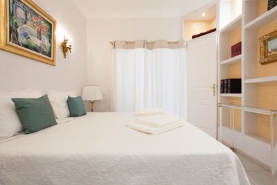 Beautiful luxury 3-room apartment, classified 3 stars, in the heart of Cannes, near the sea