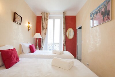 Beautiful luxury 3-room apartment, classified 3 stars, in the heart of Cannes, near the sea