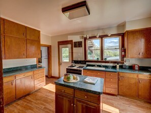 With a fully equipped kitchen, you’ll have everything you need to cook, bake, and entertain, including high-quality appliances, cookware, and all the utensils for a delightful culinary experience.