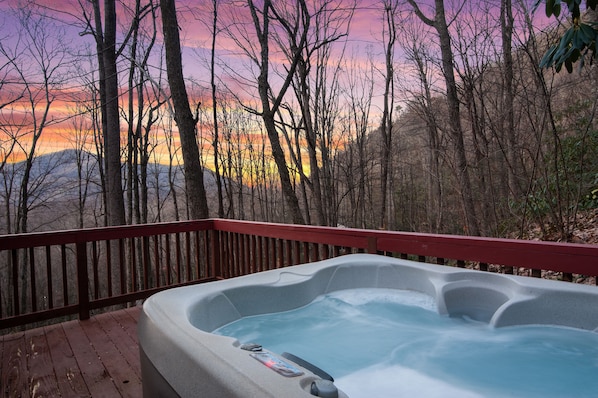 Enjoy the hot tub and a glass of wine after a day of hiking or skiing.