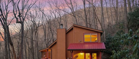 Welcome to Fernbrook Treehouse in the heart of Maggie Valley surrounded by trees