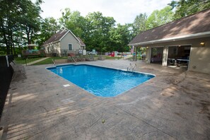 In ground heater pool.