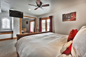 King Size Bed with TV