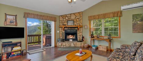 Open floorplan with lots of light from every window + million dollar views. 