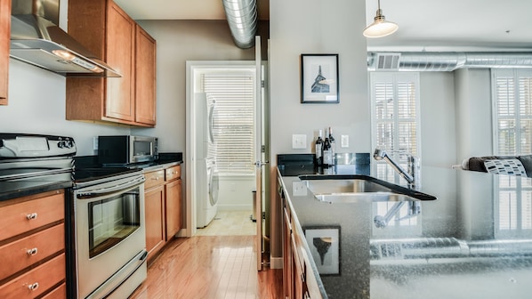 Kitchen & Countertop