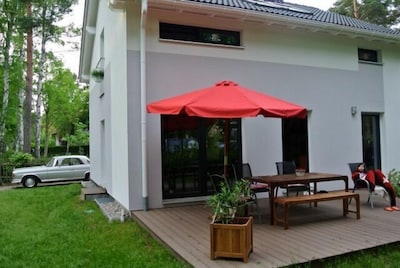 Modern holiday home in the Berlin countryside 100 m to Wandlitz and Liepnitzsee