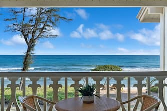 Islander #348, Oceanfront, Walk to Beach, AC, Top Floor, Free Wifi/Parking!