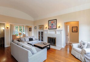 Living Room (Fireplace is decorative only)
