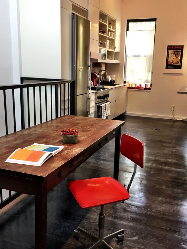 Dining area facing kitchen