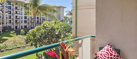 Peek-a-boo ocean view from your lanai