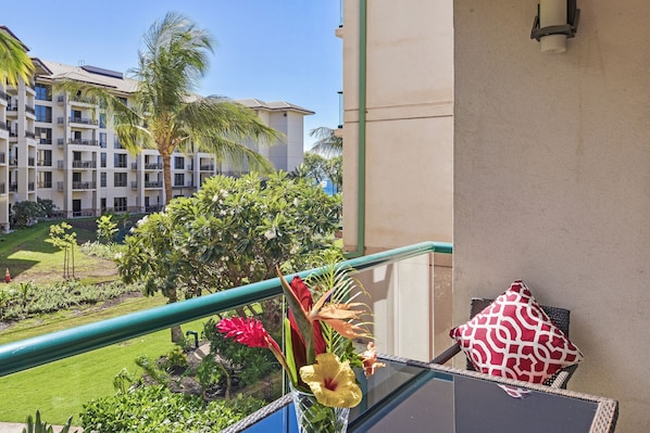 Peek-a-boo ocean view from your lanai