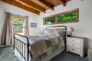 Queen Guest Room