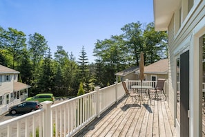 Wraparound Deck w/ Outdoor Seating & Gas Grill