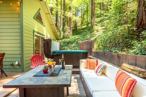 Spacious seating out among the towering redwoods