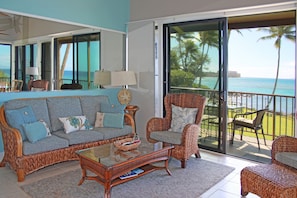 Unwind in this cozy condo with it's enticing views.