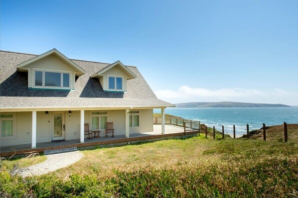 Just look at that view and wide open space!