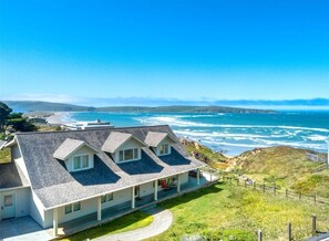 Tide Pool offers stunning views with a short - walk to the beach below