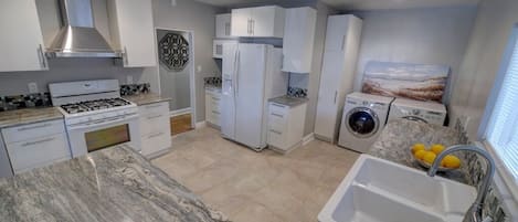 Large and Newly Remodeled Kitchen