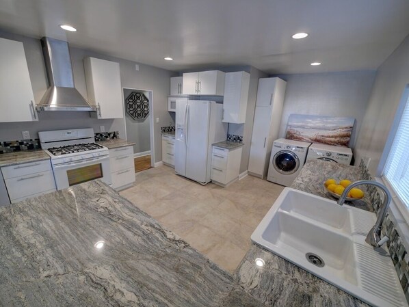 Large and Newly Remodeled Kitchen