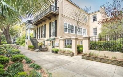 Mercer Williams House Museum, Savannah Vacation Rentals ...