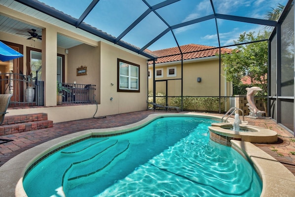 Siesta Palms - Private Pool and Patio Area Plus FREE Golf Cart