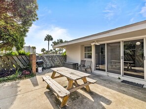 HSRC 2A Private Patio