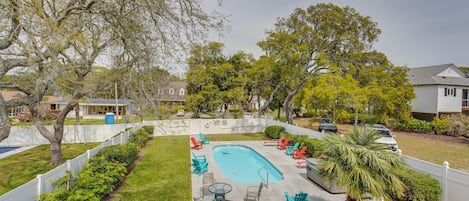 Private Pool, Hot Tub & Fenced In Backyard