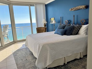 Master Gulf view and sound sleeping!