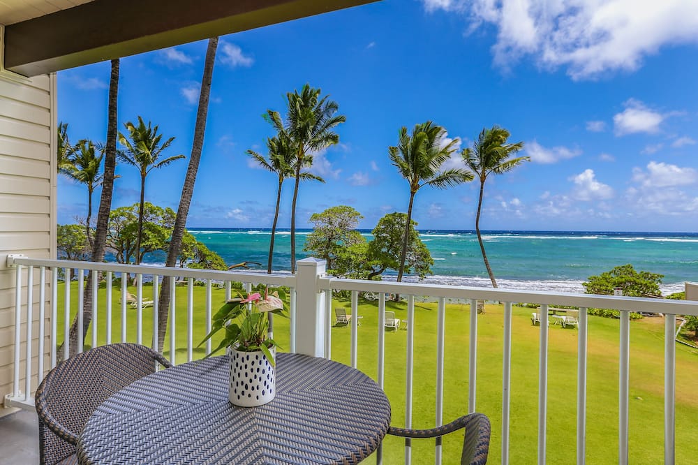 Kapaa Shore Resort A202, Oceanfront near beaches, shops, restaurants, biking