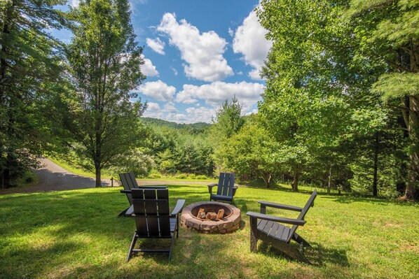 The setting you seek and deserve at River Bend Retreat in Crumpler NC.