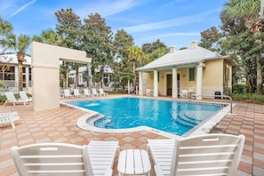 Community Pool, located one block away on Los Angeles Street