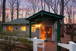Welcome to Smoky Mountain Treehouse, lots of deck space. 