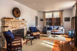 Living Room - 41" HDTV - (Fireplace is Decorative Only)